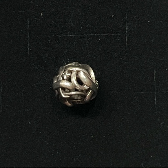 Pandora infinity knot charm - Picture 8 of 10